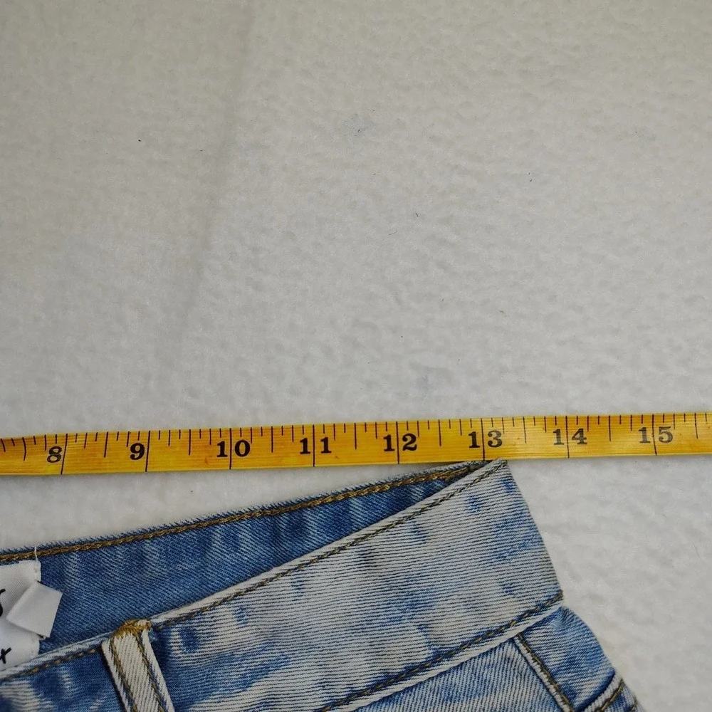 Princess Polly High Waisted Denim Shorts Light Wash Blue Cuffed‎ Size US 2 EU 34
